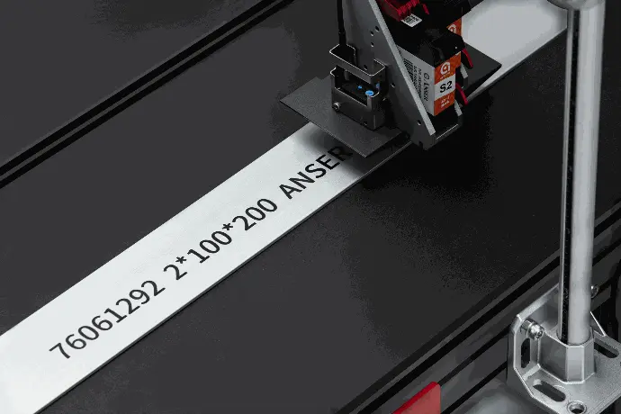 Tintas a base de agua Anser proporcionan impresiones nítidas y de alta resolución para textos y códigos.